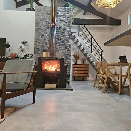 Проживание в семье 3 Maison Proche *